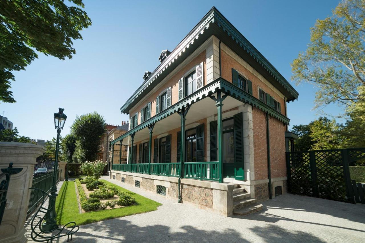 Exceptionnel Chalet Napoleonien Avec Piscine Villa Vichy Exterior photo